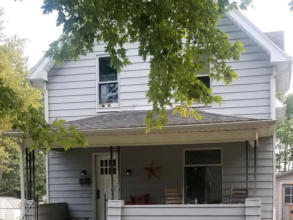 1st image of 32 Douglas St