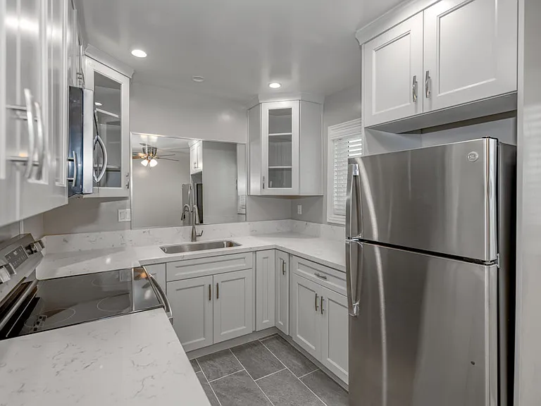 917 W Colorado Blvd #C — Photo 5