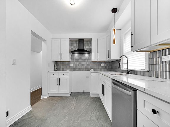 3rd image of 2585 Harrison St