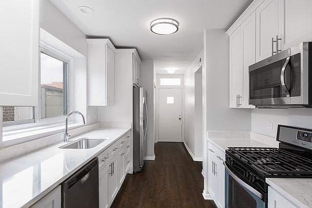 1st image of 2720 W Winnemac Ave APT 1