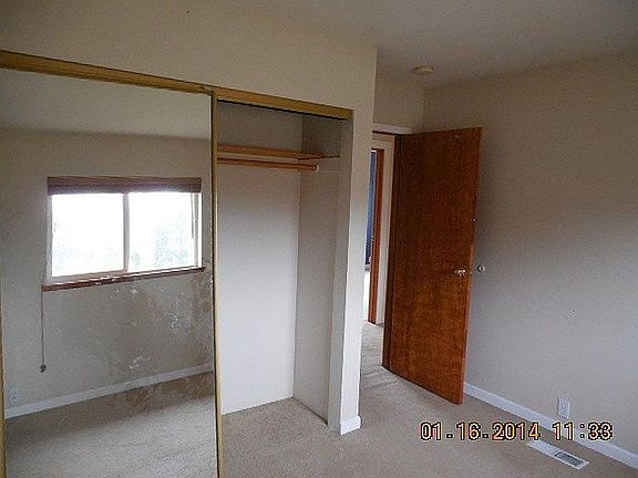 2nd image of 1400 SW Hollyhock Ln