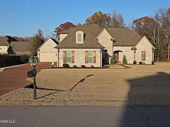 2nd image of 1946 Daffodil Dr