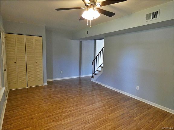 4th image of 3624 Meadowdale Blvd
