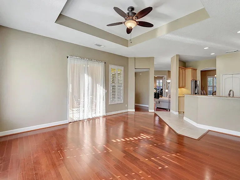 827 SW Grand Reserves Blvd — Photo 9