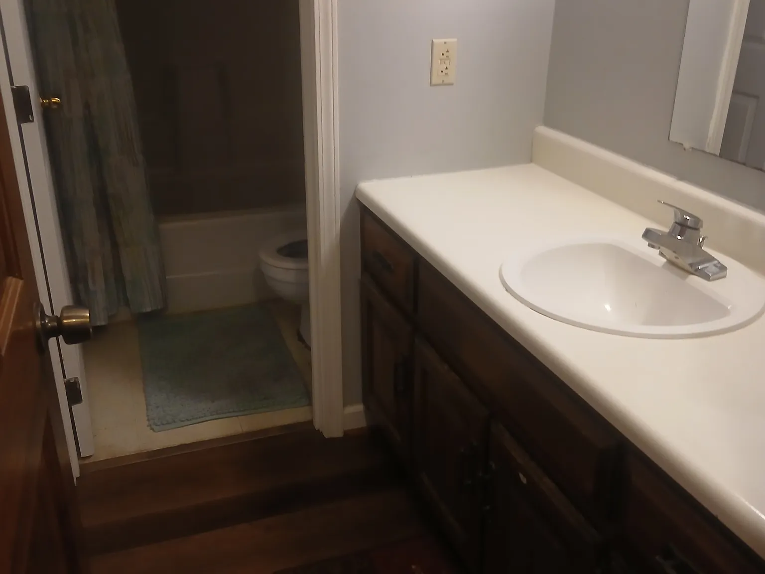 2 bed, 900 sqft, $1,000 — Photo 3