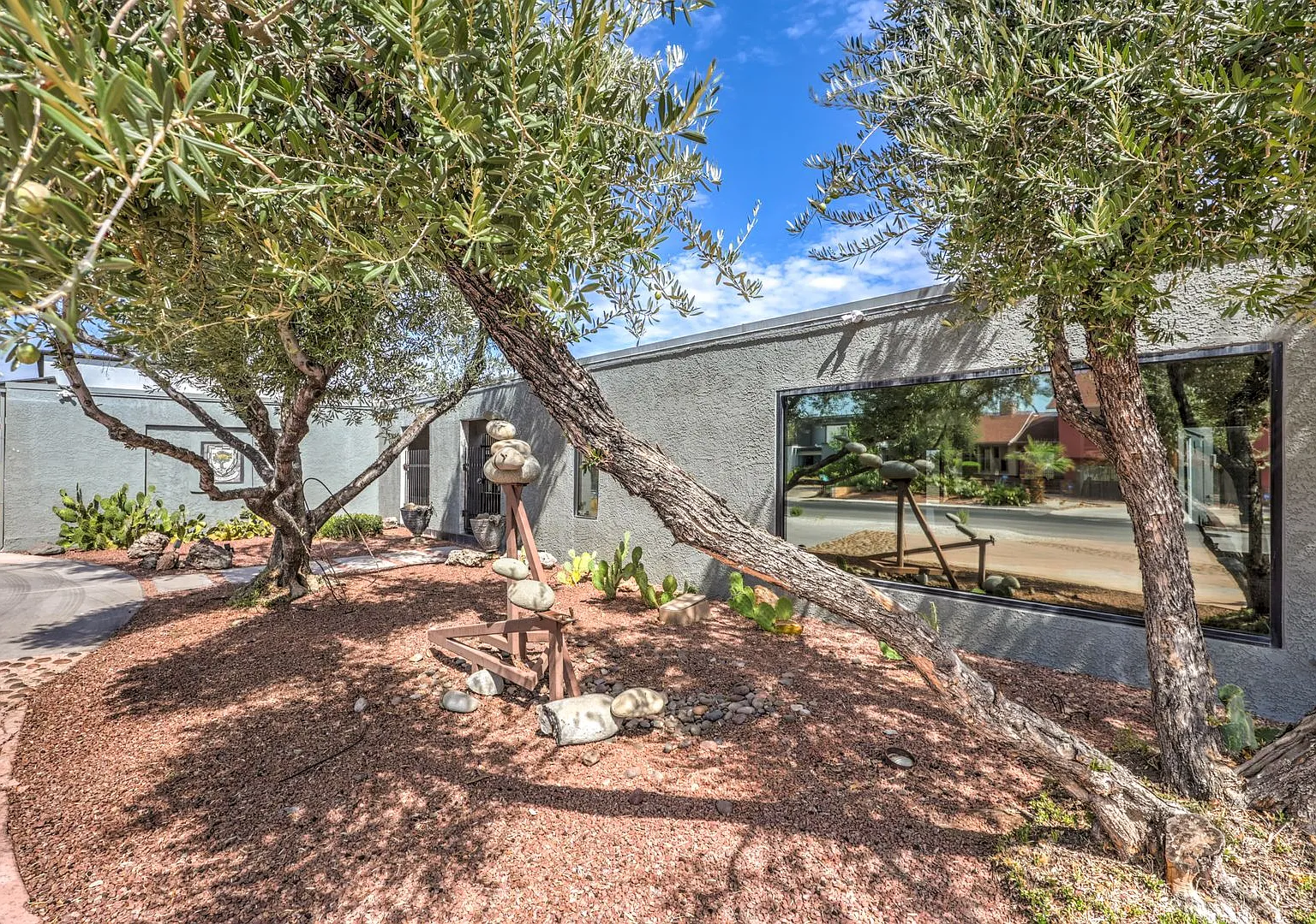 Single story with pool and RV parking for rent Las Vegas NV. — Photo 3