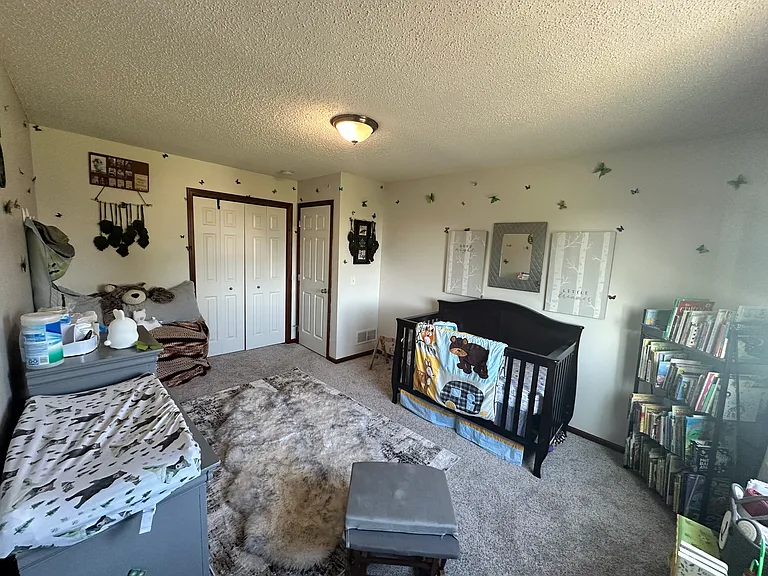 19360 Claremont Dr — Photo 30