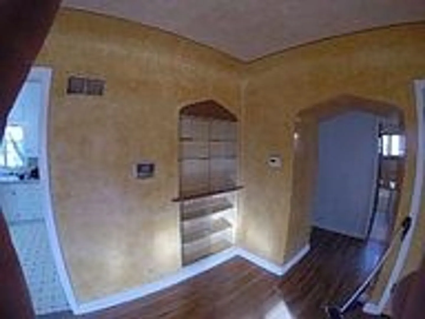 Charming 4BR Duplex in Englewood — Photo 4