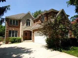 654 S Hawthorne Ave, Elmhurst, IL