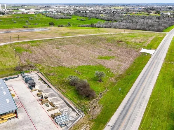 2700 N Us Highway 183, Gonzales, TX 78629