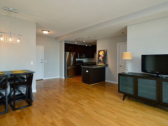 3rd image of 1134 W Granville Ave APT 1205