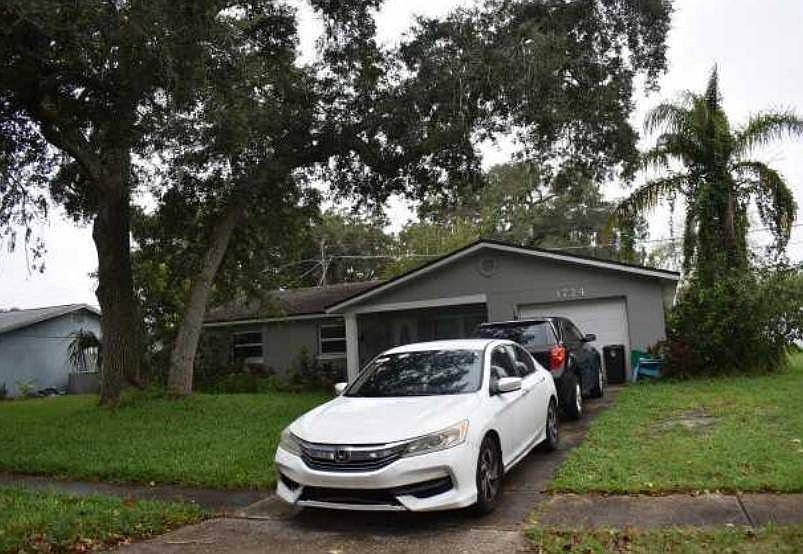 2nd image of 1724 Western Rd