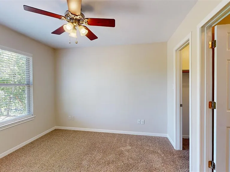 2407 Pintail Loop — Photo 9