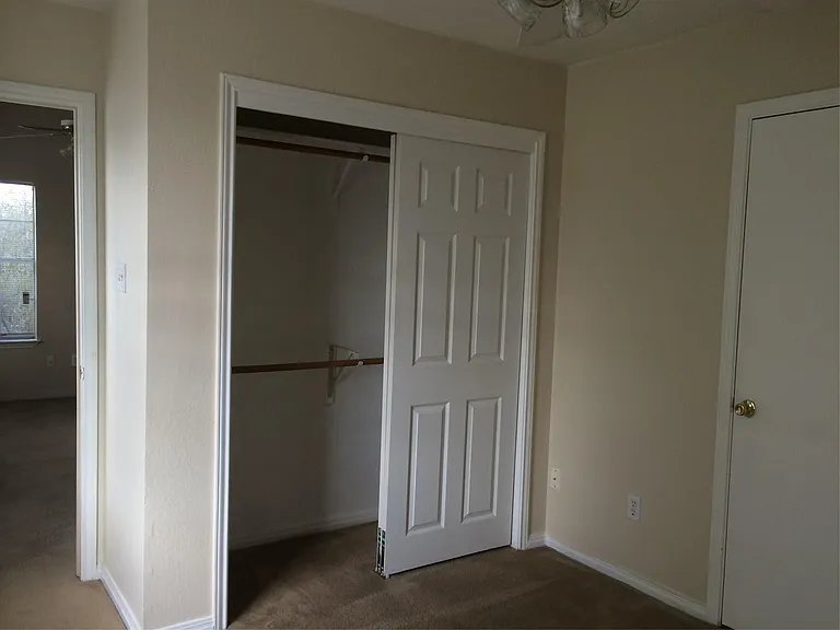 3003C Whisper Oaks Ln #C — Photo 6