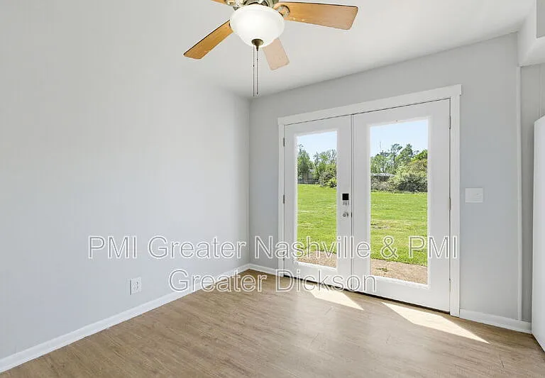 741 McPherson Dr — Photo 6
