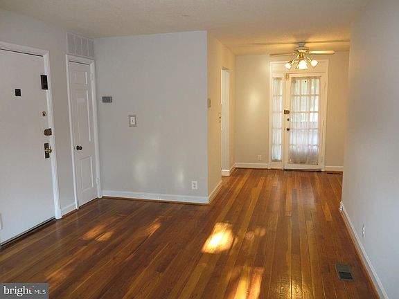 5th image of 2865 S Buchanan St APT A2