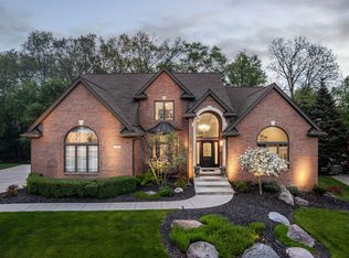 1844 Blue Grass Dr, Rochester Hills, MI 48306