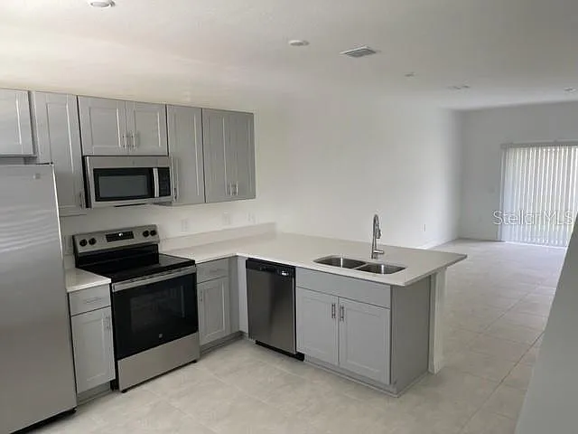 2 bed, 2.5 bath, 1187 sqft, $1,700 — Photo 3