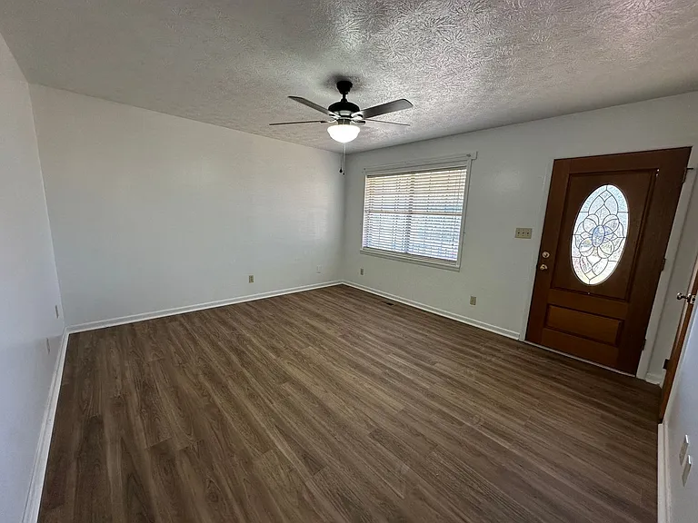 1405 Circle Dr — Photo 6