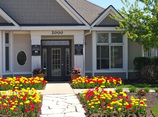 2018 Farmington Lakes Dr APT 1, Oswego, IL 60543
