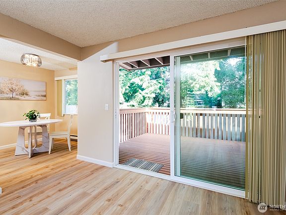 4th image of 17302 NE 45th Street #101