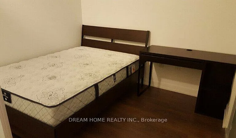 426 University Ave #Penthouse 310 — Photo 7