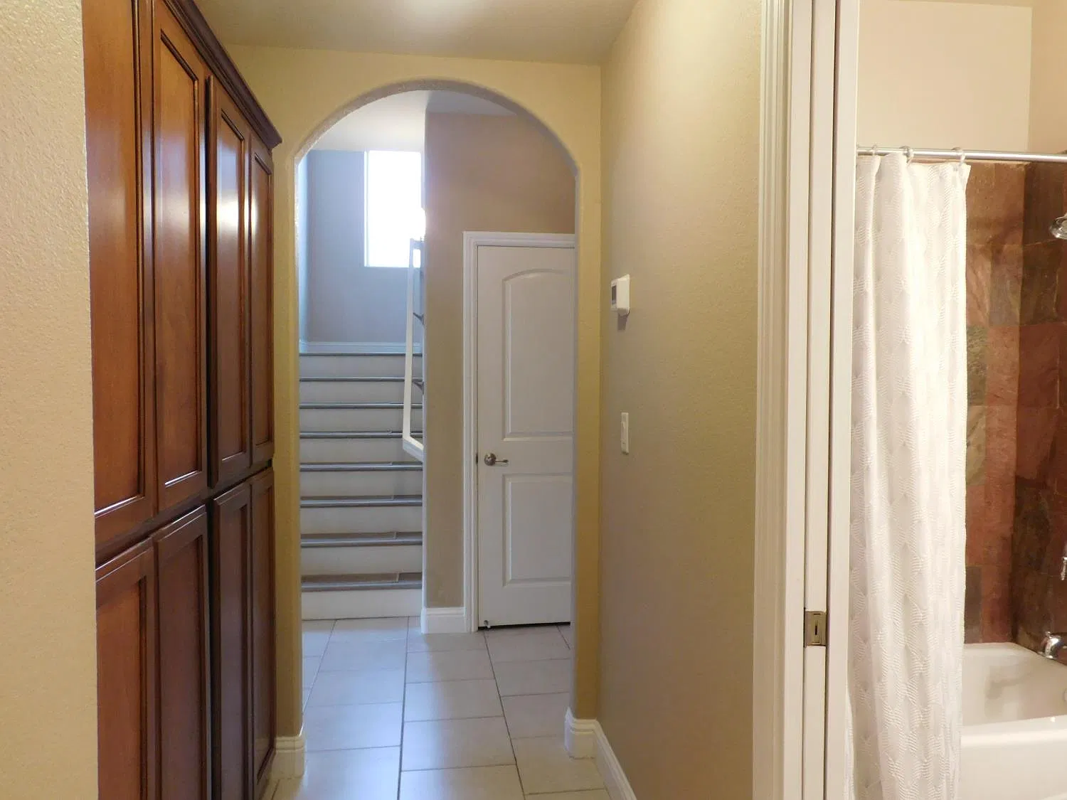 4 bed, 2313 sqft, $3,000 — Photo 4