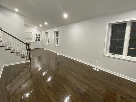 2nd image of 436 N Iowa Ave