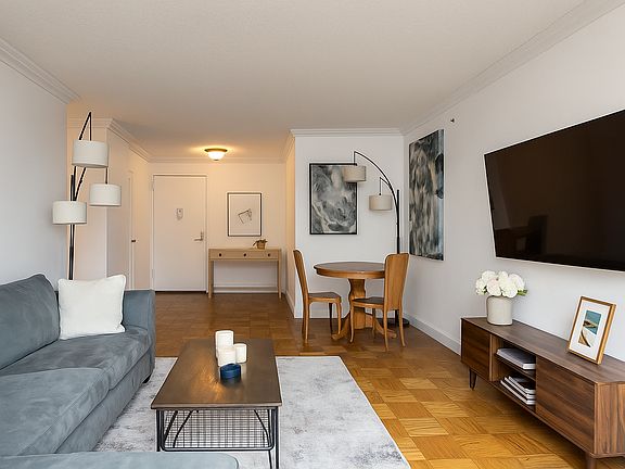 5th image of 301 E 79th St APT 14M