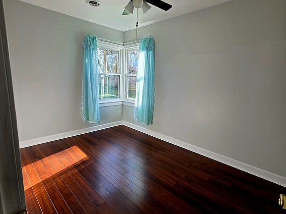 5th image of 36752 N Wildwood Dr