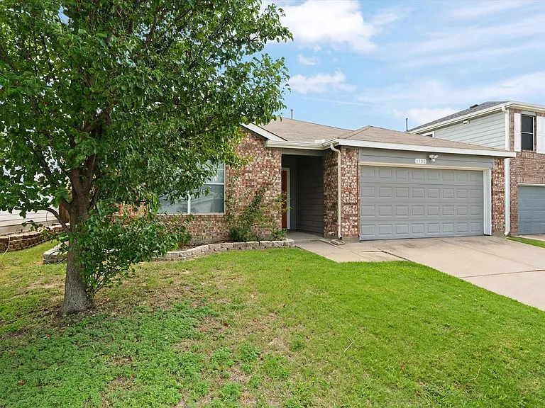 1300 Mallard Dr — Photo 4