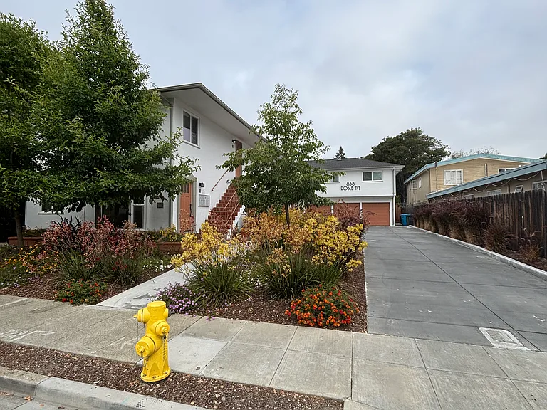 838 Roble Ave #4 — Photo 2