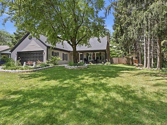 3rd image of 211 Rosehill Rd