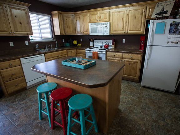5th image of 1114 N Cornerstone Dr