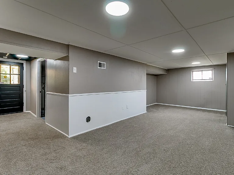 5685 Parchester Dr — Photo 23