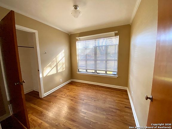 4th image of 267 Eland Dr