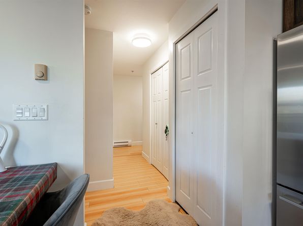 1988 Suffolk Ave #203, Pt Coquitlam, BC V3B 1H2