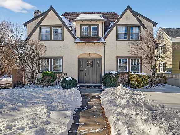 4th image of 676 Webster Avenue