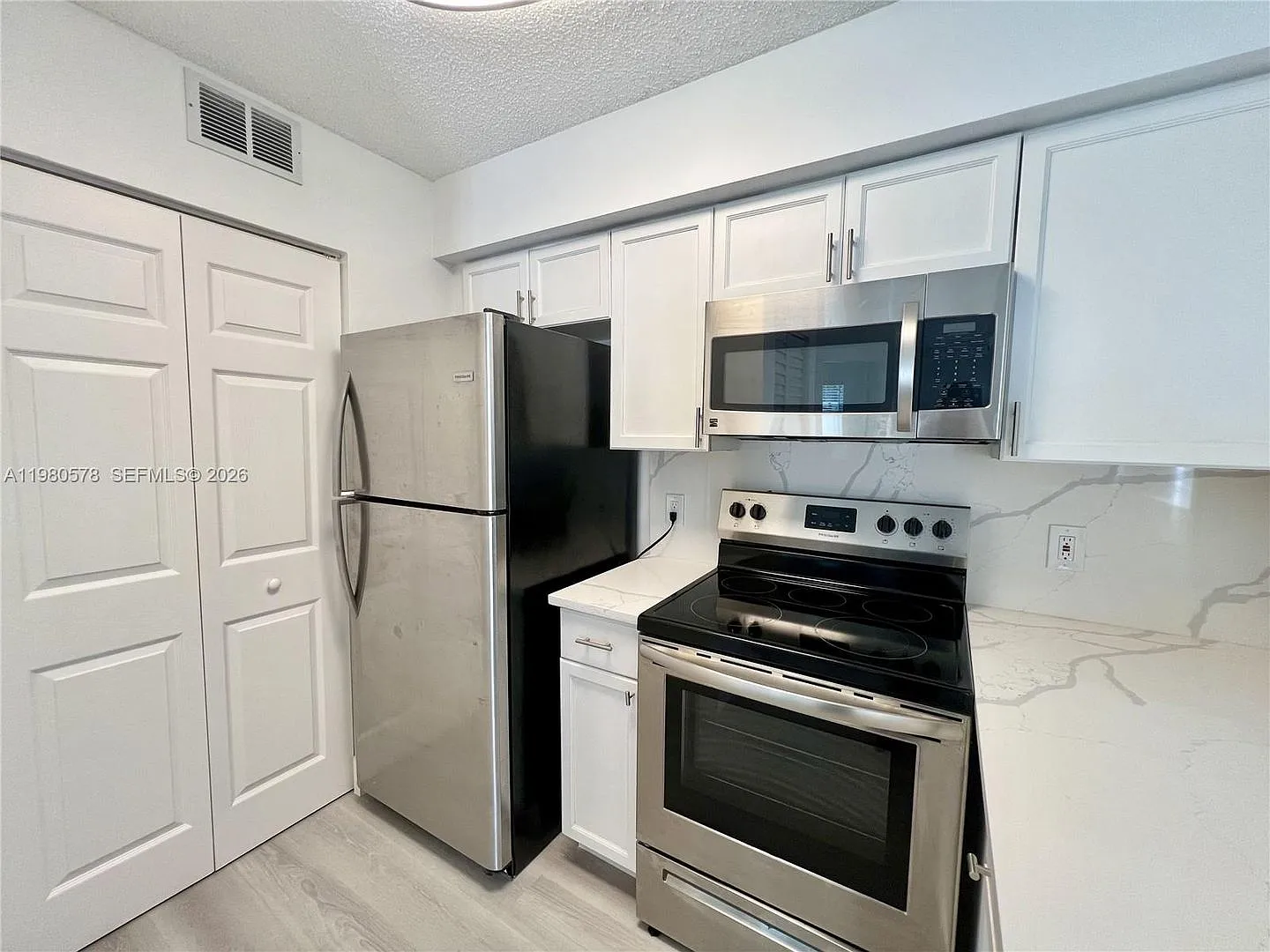 640 S Park Road 12-4, Hollywood, FL 33021 — Photo 2
