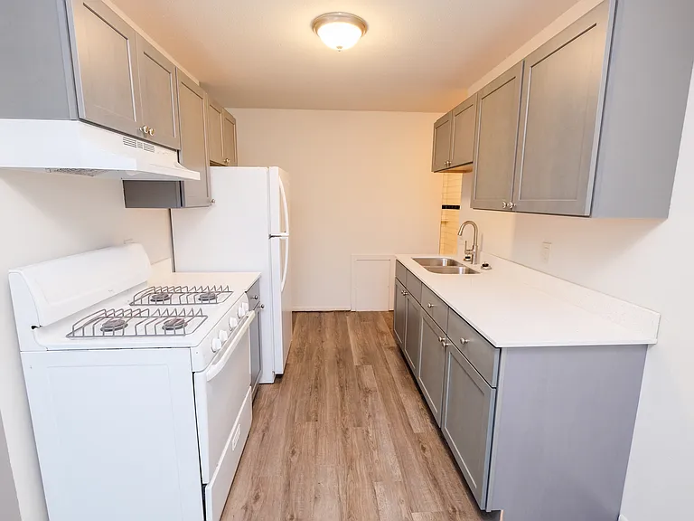 Trentwood Apartments — Photo 42