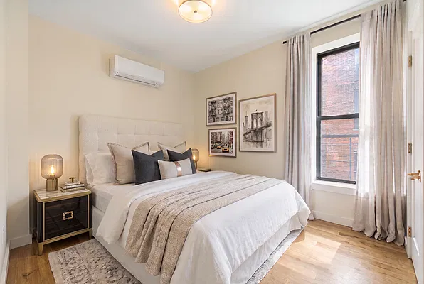 Bedroom, photo 1