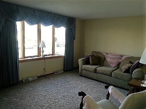 4th image of 104 Yvonne Ave