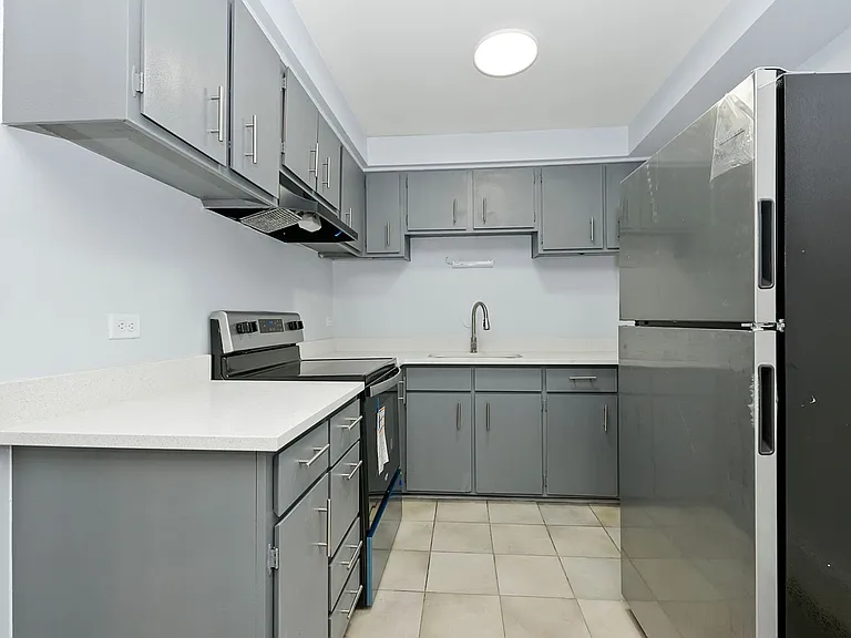 2040 W 111th St — Photo 9