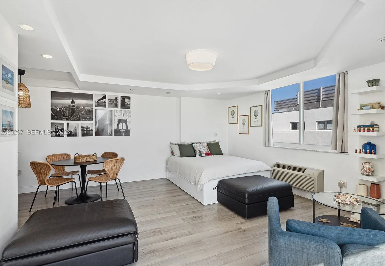 Islander Condo Apts — Photo 2