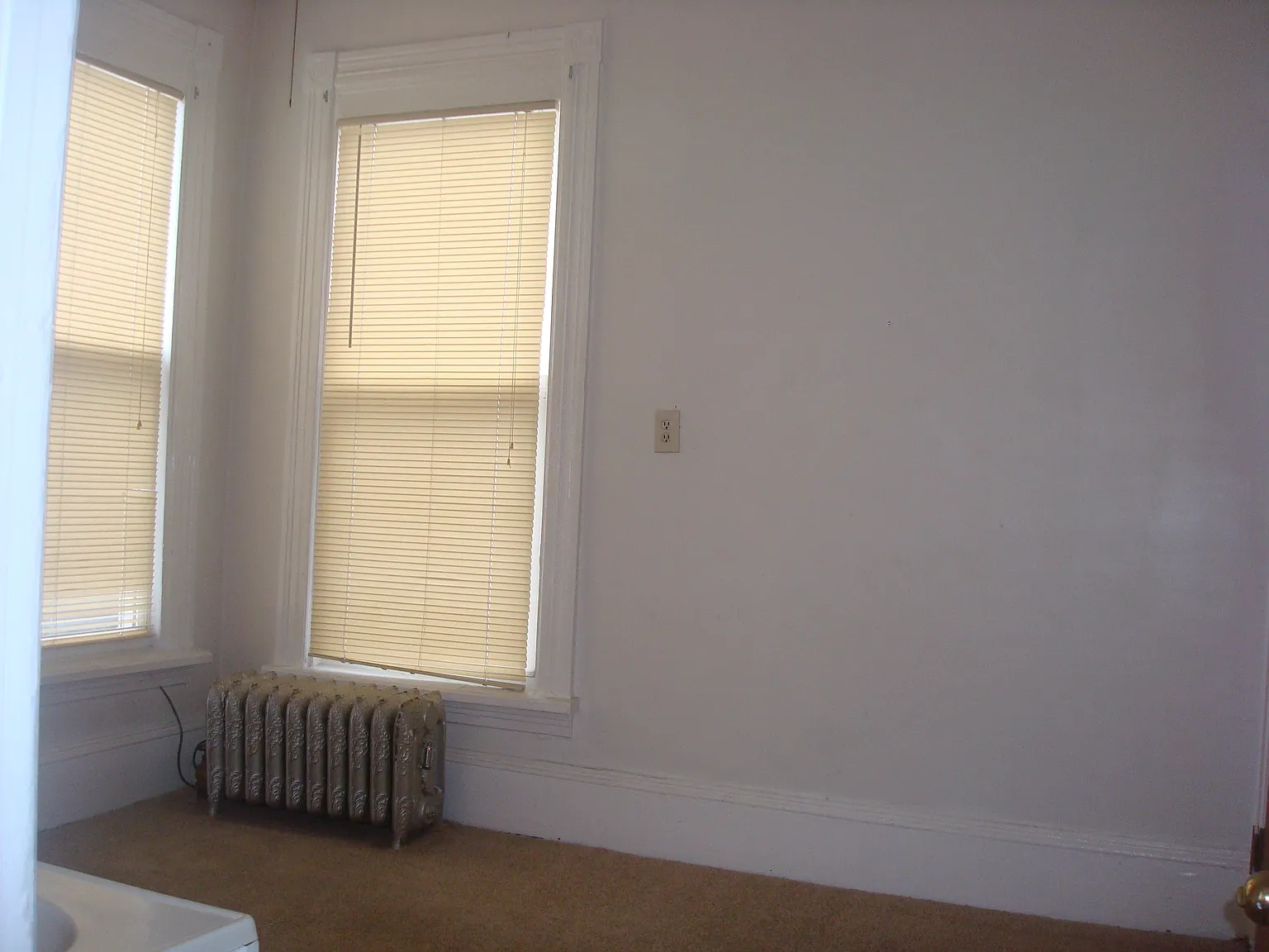 Studio, 325 sqft, $975 — Photo 3