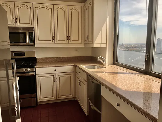 Rented by Corcoran | media 22