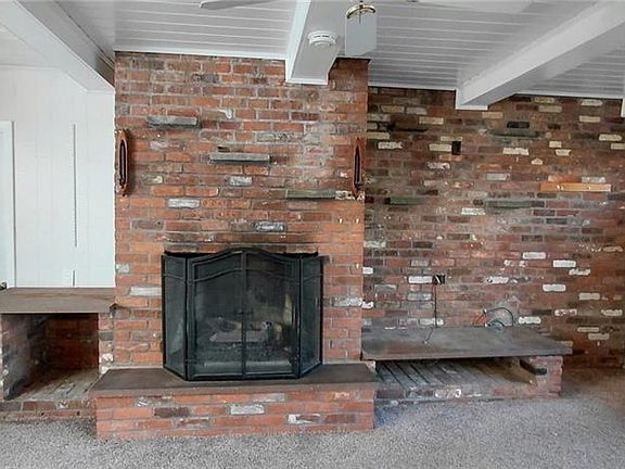 3rd image of 921 Providence St
