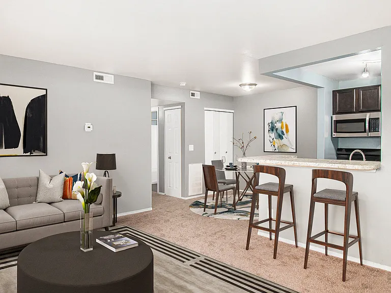 Westfield Club Apartments — Photo 4