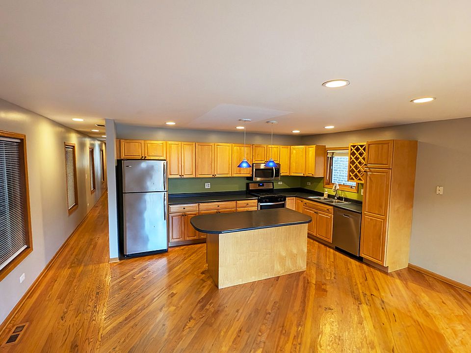 1st image of 3119 S Shields Ave Floor 1