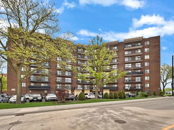 711 S River Rd APT 309, Des Plaines, IL 60016